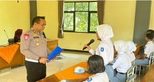 Kompol Asfauri S.H, MH : Siswa -Siswi SMA 1 Pati Terima Materi Tertib Berlalu Lintas