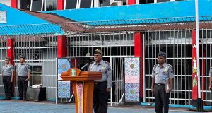 Tasyakuran Hari Dharma Karya Dhika Kementerian Hukum dan HAM RI Ke-78 Kantor Imigrasi Biak berikan penghargaan kepada pengelola Pengelola Hotel/Penginapan terkait Pelaporan Keberadaan Orang Asing