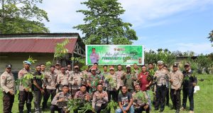 Penanaman Pohon Secara Serentak, Polres Waropen Tanam 1.025 Pohon Di Batu Zaman