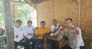 Wakapolres Sukabumi Jalin Silaturahmi Dengan Ketua APDESI Kecamatan Cikidang Beserta Jajarannya