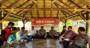 Wakapolres Pesisir Barat Memimpin Kegiatan Jumat Curhat