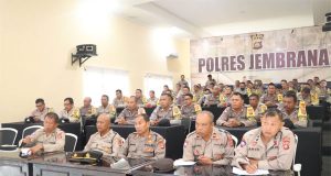 Kapolres Jembrana Berikan Arahan Kepada Bhabinkamtibmas Untuk Persiapan Pemilu 2024