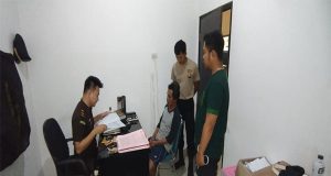 Berkas Perkara Lengkap Polsek Bengkunat Polres Pesisir Barat Limpahkan Tersangka Pencabulan Ke Kejaksaan