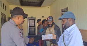 Jum’at Curhat Polsek Mapia Menerima Saran Dan Masukan Tokoh Agama Distrik Mapia