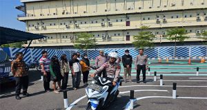 Uji Praktik SIM C Baru, Kasatlantas Polresta pati Berikan Sosialisasi ke Para Pemohon