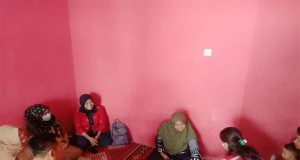 Tim Respeck Peduli Lampung Bersama Aparat Desa Bernung Kunjungi Penderita Kangker (Ca Mamae)