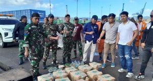 Satuan Narkoba Polres Bitung, Amankan 25 Dus Captikus di Atas Kapal KM Tatamailau