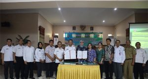 Pemkab Beltim Tandatangani MoU Dengan Stikes Mitra Keluarga