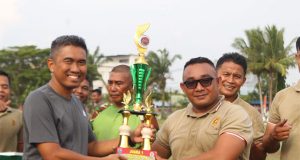 Kodim 1202/Skw memeriahkan HUT RI Ke 78 dengan Lomba Tarik Tambang