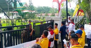ABPEDNAS Langkat Demo ke-Penyidik Hukum dan DPR Terkait Dana Desa