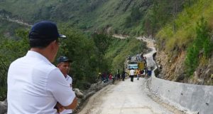 Bupati Humbahas Tinjau Pembangunan Jalan Pollung-Batu Mardingding