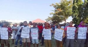 Aksi Damai Warga Karimun Jawa Tuntut Tutup Tambak Udang Ilegal Yang Telah Merusak Lingkungan