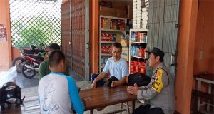 Kegiatan Minggu Kasih Polsek Kembayan di Lingkungan Rumah Warga Desa Tanjung Merpati