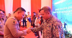 Polda Sulteng berikan penghargaan Tiga Stakeholder di HUT Lalu Lintas Bhayangkara ke-68