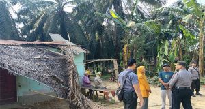 Bencana Puting Beliung Di P. Susu, Kapolres Langkat Salurkan Bantuan Kepada Korban