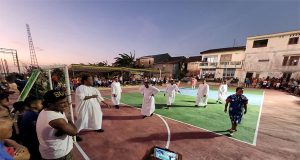 Para Imam Menghibur Umatnya, Kenakan Jubah Bertanding Futsal