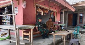 Melalui Komsos, Serda Andi Monitoring Kampung Pancasila Di Wilayah