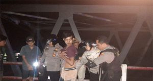 Pleton Siaga Regu III Polres Pesisir Barat Bermalam Minggu Dengan Patroli