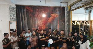 DPD Pekat IB Kab. Agam Serahkan SK Pengurusan DPK Tanjung Raya