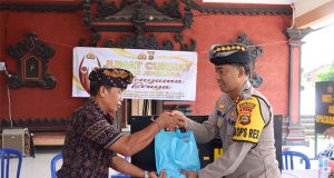 Menyama Beraya Atau Jum’at Curhat Kapolres Jembrana Dengan Tokoh Adat Dan Linmas Serta Pecalang Desa Adat Loka Sari Kelurahan Loloan Timur
