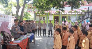 Polri Peduli Budaya Literasi Distribusikan Buku Terhadap Empat Sekolah di Wilayah Polres Jembrana