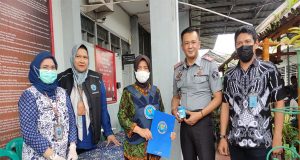 Ciptakan Lingkungan Bersih dari Narkoba, Rutan Prabumulih Bekerja Sama BNNK Prabumulih Lakukan Tes Urine Kepada Seluruh Pegawai