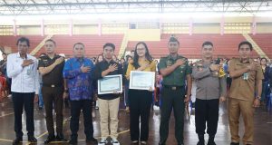 Penghargaan Kepada Mahasiswa Berprestasi dan Bantuan Pendidikan di Jembrana