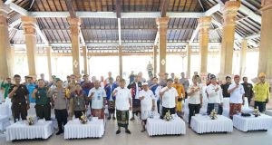 Kapolres Jembrana Hadiri Deklarasi Damai Peserta Pemilu 2024 Wujudkan Situasi Kamtibmas Yang Kondusif