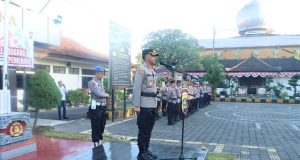 Kapolres Jembrana Pimpin Upacara Peringatan Hari Olah Raga Nasional XL Tahun 2023 di Lapangan Apel Polres Jembrana