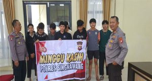Dalam Kegiatan Minggu Kasih Polres Singkawang, Kasat Binmas Ajak Muda-mudi Jaga Kerukunan