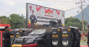 Tingkatkan Kemampuan, Brimob Kalbar Latihan Anti Anarkis