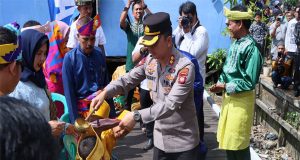 Lestarikan Kearifan Budaya, Kapolres Ketapang Hadiri Tradisi Robo Robo