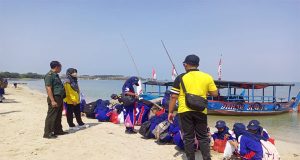 Babinsa Teuk Awur Dampingi Kegiatan Edukasi Projek Penguatan Profil Pelajar Pancasila (P5) Pelajar SMP