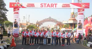 Meriahkan HUT Ke-78 TNI, Ribuan Masyarakat Jepara Ikut Gowes Bareng Tentara