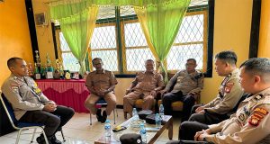 Sambangi Kantor Desa Sungai Ringin, Sat Binmas Polres Sekadau Himbau Aktifkan Satkamling