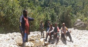 Polsek Mapia Bersama Koramil Mapia Lakukan Patroli Dialogis Ciptakan Kamtibmas Yang Kondusif