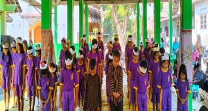 Gunungan Lan Lalap Njenggirat