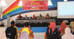 Lomba Fashion Show Baju Adat Minim Peserta