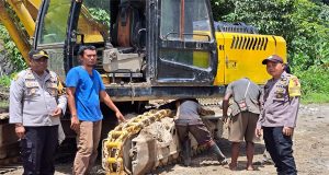 Polsek Mapia Polres Dogiyai Lakukan Patroli Dialogis Berikan Pesan Kamtibmas