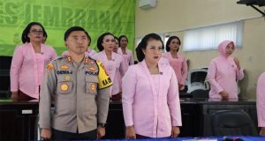 Kapolres Jembrana Hadiri Syukuran Hari Kesatuan Gerak Bhayangkari Ke-71 Tahun 2023 Melalui Zoom