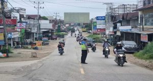 Polres Sekadau Jaga Kamseltibcar Lantas Melalui Ploting Poin di Pagi Hari