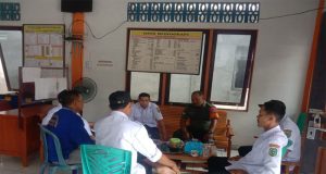 Babinsa Koramil 1202-03/SRY Melaksanakan Kegiatan Komsos Dengan Apem (Aparatur Pemerintah Desa) Dalam Rangka Pembinaan Jaringan Mitra Karib