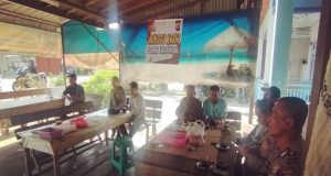 Minggu Kasih, Kapolsek Singkawang Timur Jalin silahturahmi Dengan Warga Masyarakat Kelurahan Pajintan