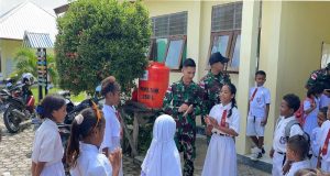 Satgas Yonif 122/TS Menggelar Sosialisasi Kesehatan di Sekolah Dasar Negeri Pitewi