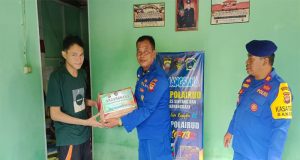 Hari jadi ke-73, Sat Polairud Polres Sintang anjangsana ke Personil Sakit