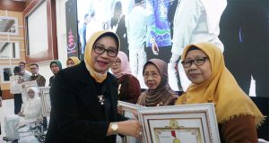 Peresmian GSG UMITRA Kampus B Dimeriahkan UMITRA AWARD dan Penyanyi Dewi Yull