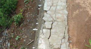 Diduga Tidak Sesuai RAB, Bangunan TPT yang Di kerjakan CV Bintang Mas Kini Kondisi Sudah Pecah dan Retak-retak