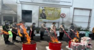 Berdasarkan Putusan Pengadilan Negeri Bale Bandung Kejari Kab.Bandung Laksanakan Pemusnahan Barbuk Perkara Tipidum Maupun Tipidsus