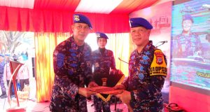 Kapolda Sulteng mendapatkan Brevet Bhayangkara Bahari di HUT Ke-73 Polairud Polri