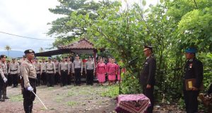 Wakapolres Jembrana Pimpin Kegiatan Upacara Pengantaran dan Perabuan Jenazah Aiptu I Gede Mulyadi